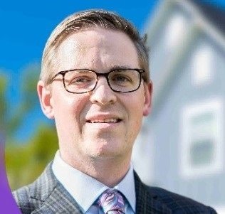 Headshot of William Bailes with glasses on