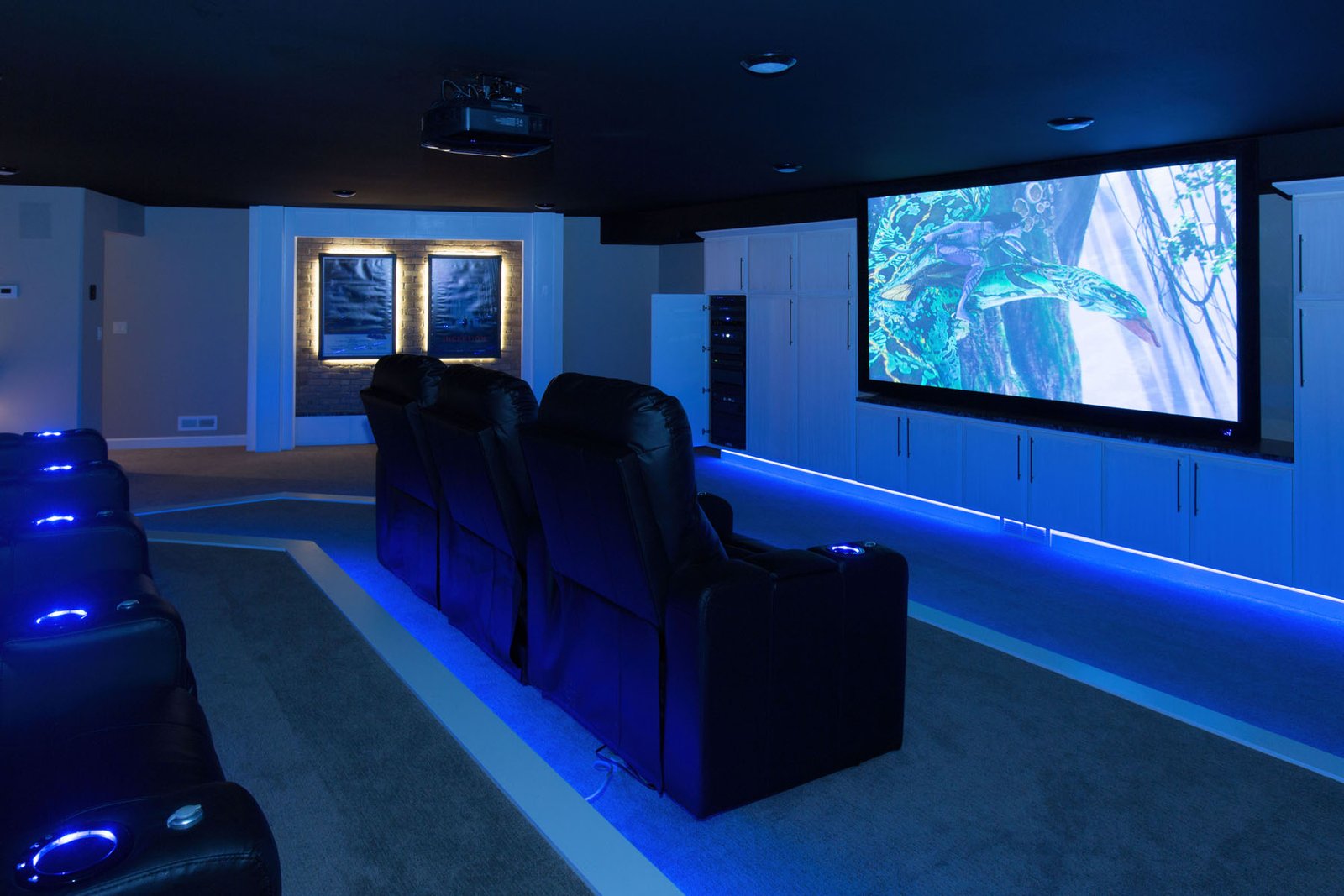 custom-cinema-home-theater-system-moorhead-mn_7b5d3f6a84f151f9b252c33a28257886